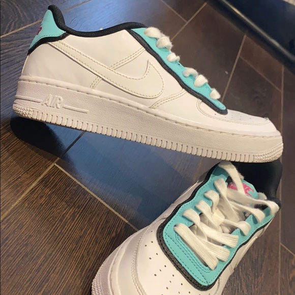 Nike Shoes - Nike Air Force 1